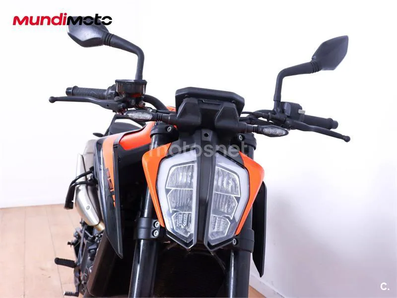 KTM 890 – Vista 5