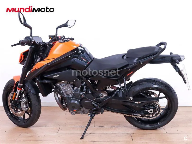 KTM 890 – Vista 6