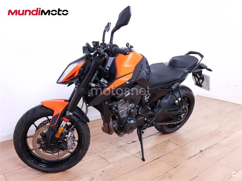 KTM 890 – Vista 7