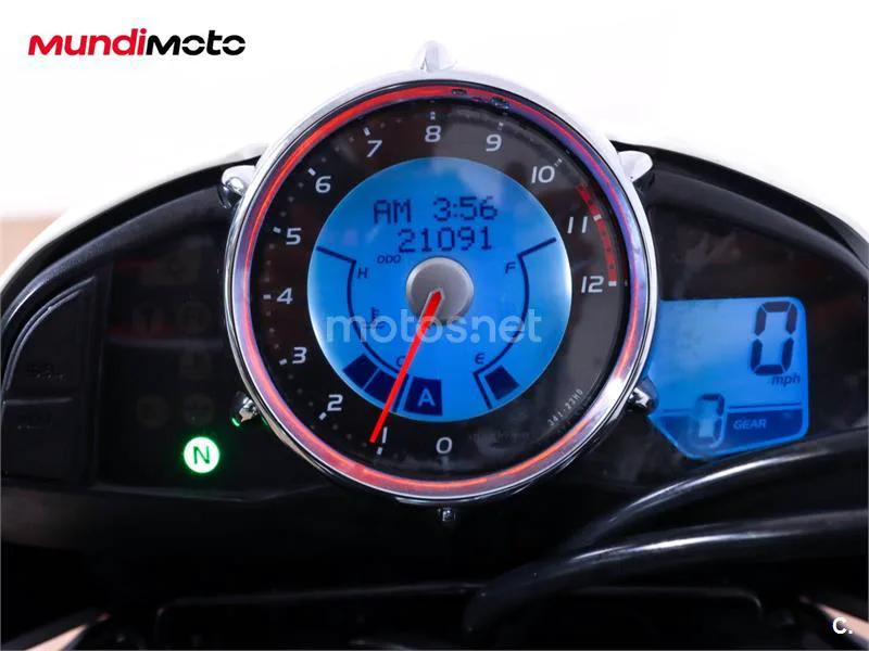 Suzuki B-KING 1340 – Vista 12