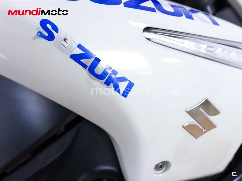 Suzuki B-KING 1340 – Vista 15