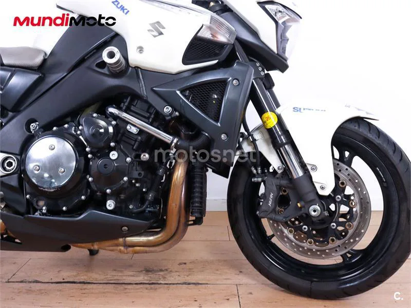 Suzuki B-KING 1340 – Vista 30