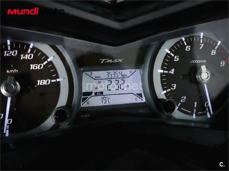 Yamaha TMAX 530 – Vista 12