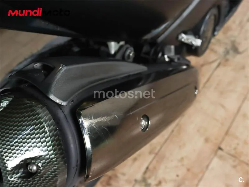 Yamaha TMAX 530 – Vista 16