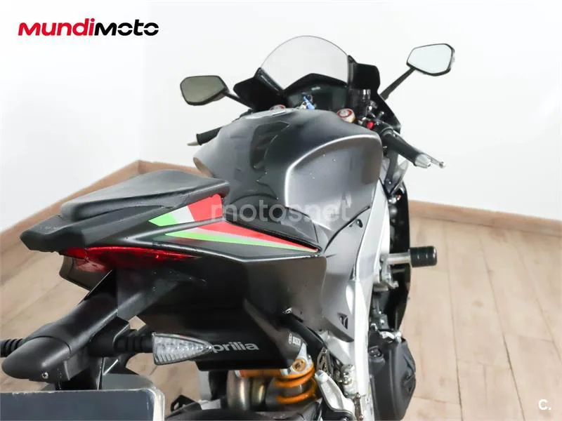 Aprilia RSV4 RR – Vista 4