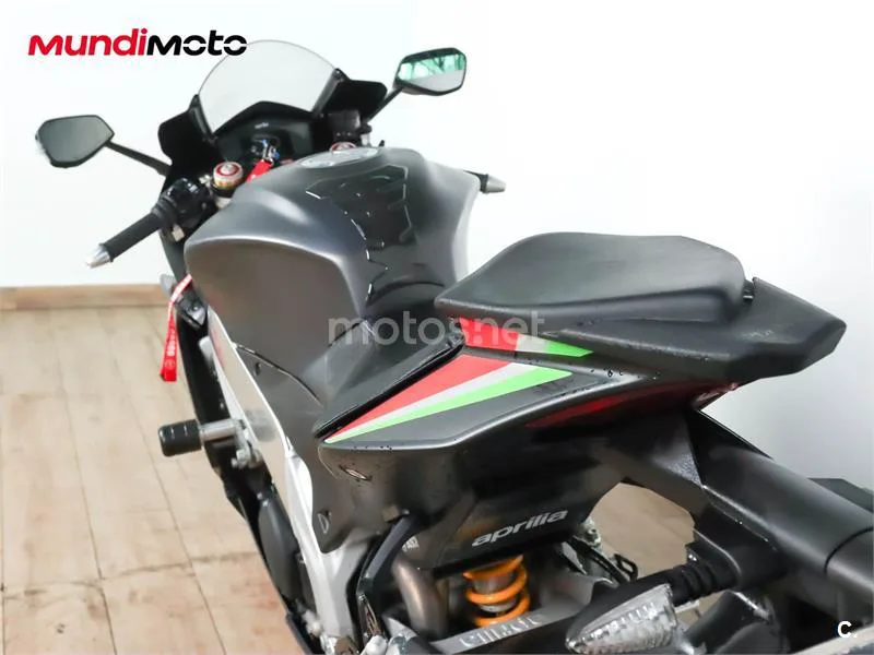 Aprilia RSV4 RR – Vista 9