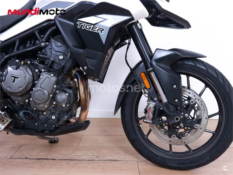 Triumph Tiger 900 – Vista 22