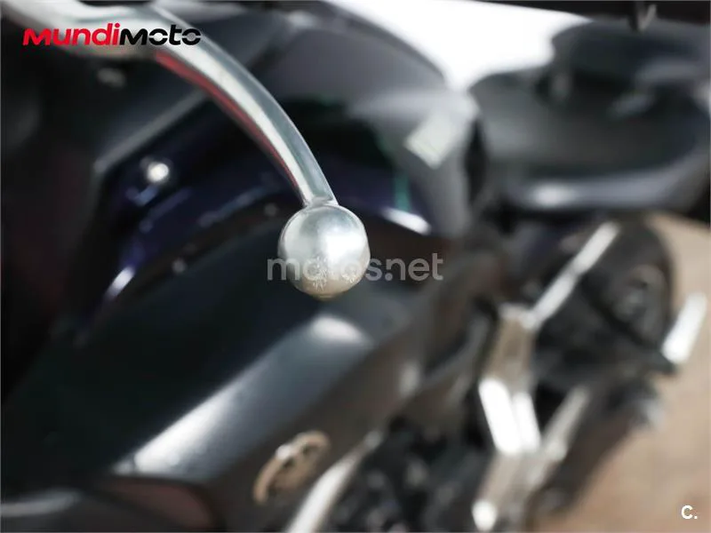 Yamaha MT-07 – Vista 15