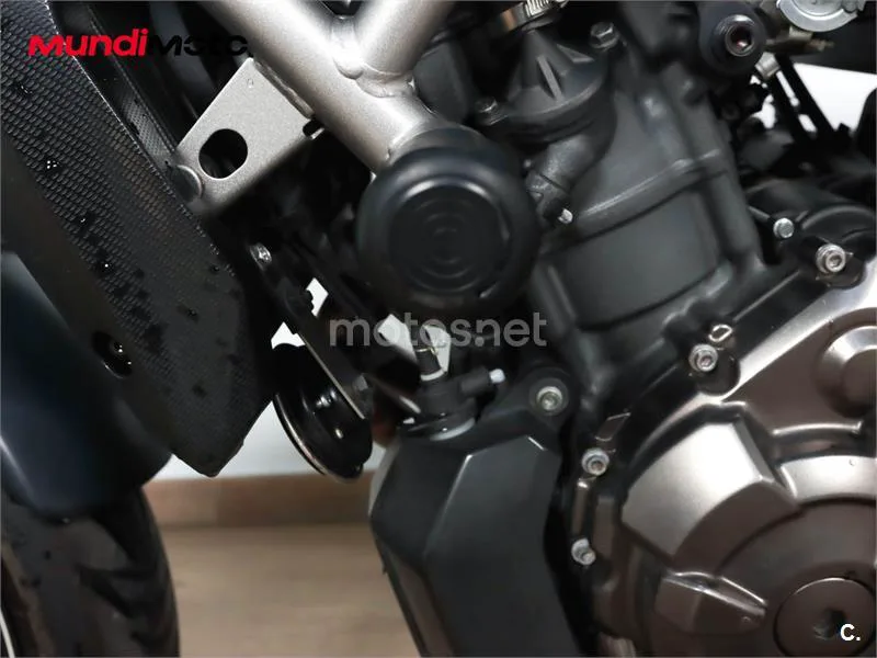 Yamaha MT-07 – Vista 16
