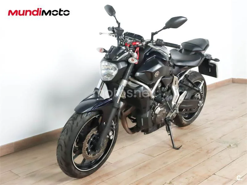 Yamaha MT-07 – Vista 7