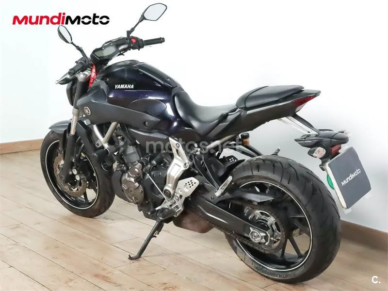 Yamaha MT-07 – Vista 8