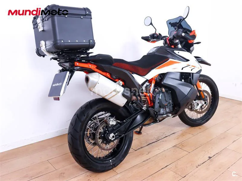 KTM 890 – Vista 3