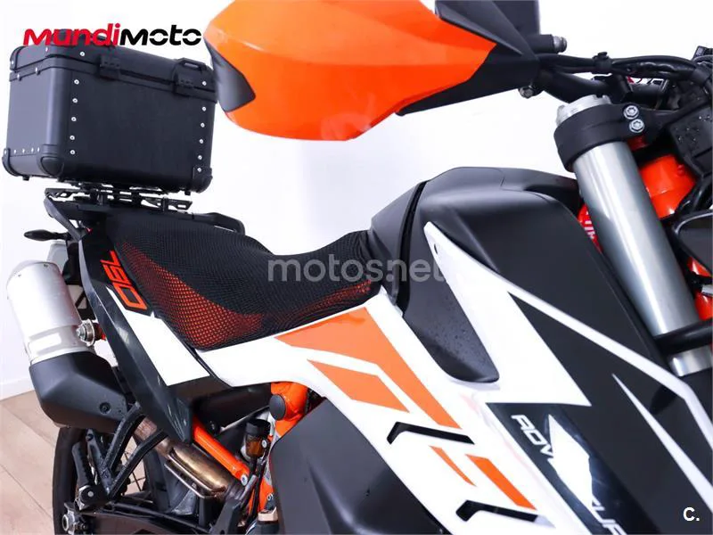 KTM 890 – Vista 25