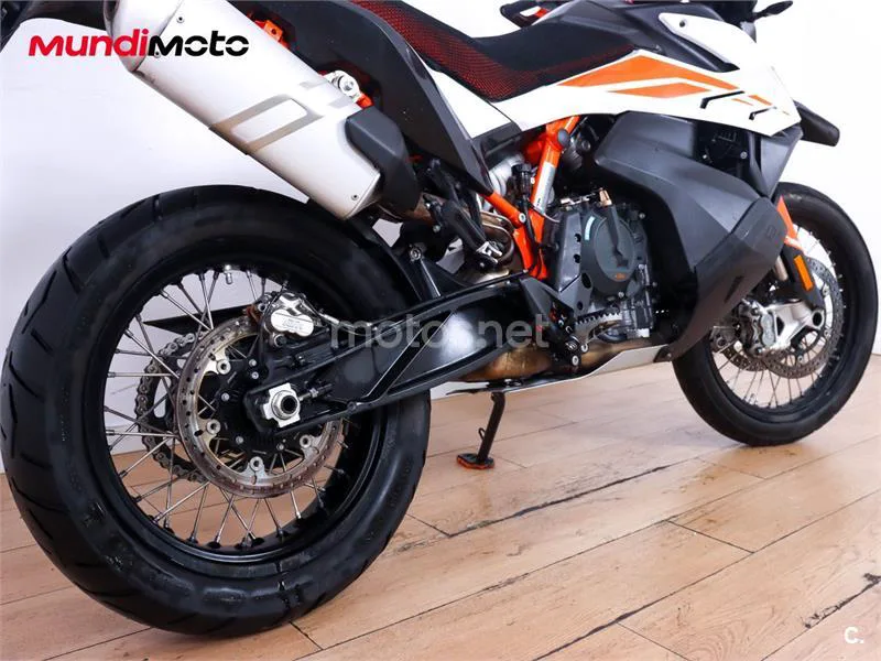 KTM 890 – Vista 4