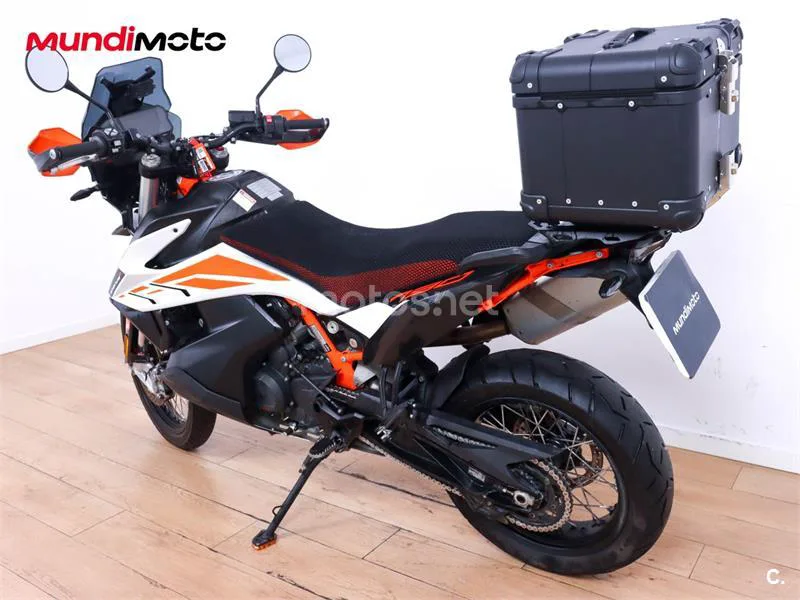 KTM 890 – Vista 8