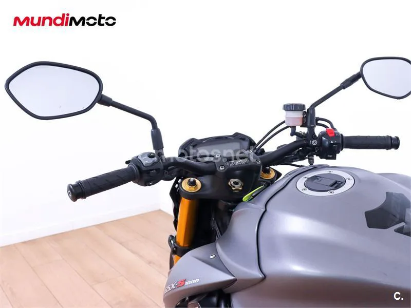 Suzuki GSX-S – Vista 11