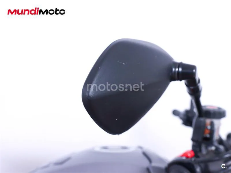 Suzuki GSX-S – Vista 13