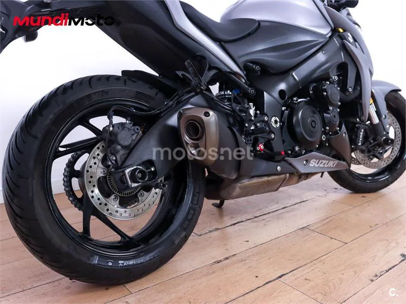 Suzuki GSX-S – Vista 4
