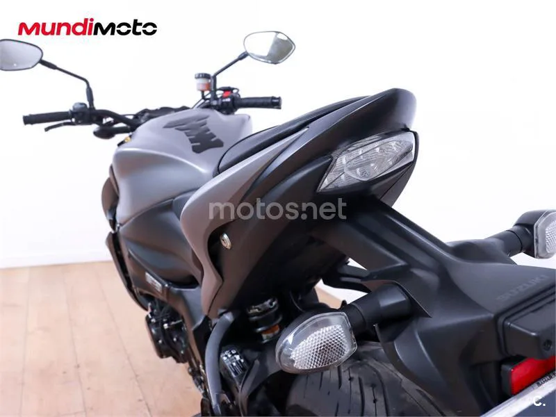 Suzuki GSX-S – Vista 9