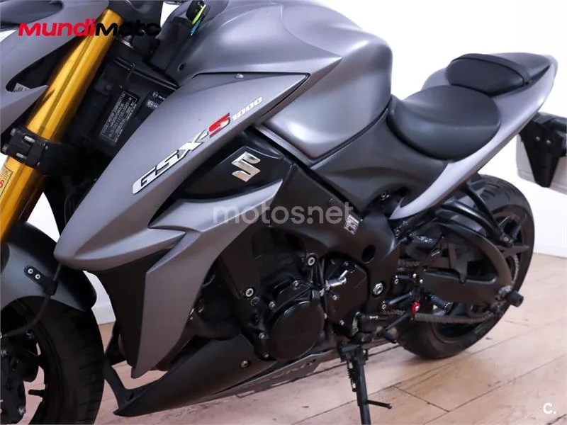 Suzuki GSX-S – Vista 10