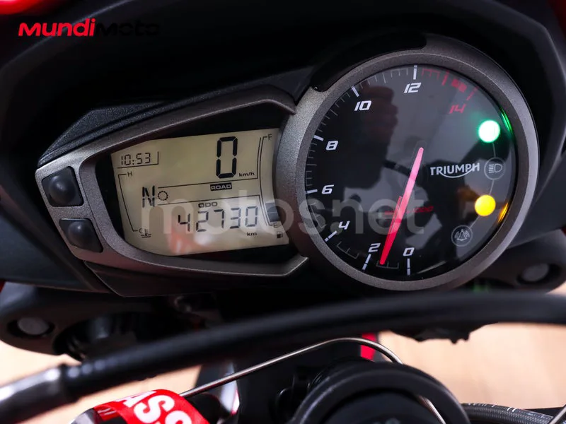 Triumph Street Triple – Vista 12