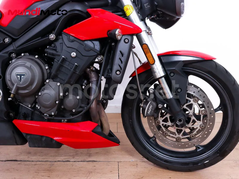Triumph Street Triple – Vista 16