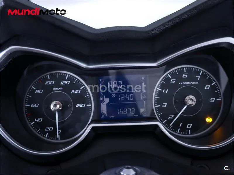 Yamaha XMAX 300 – Vista 12