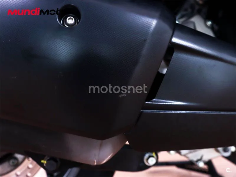 Yamaha XMAX 300 – Vista 20