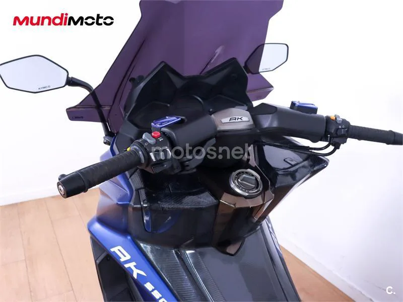 Kymco AK 550 – Vista 11