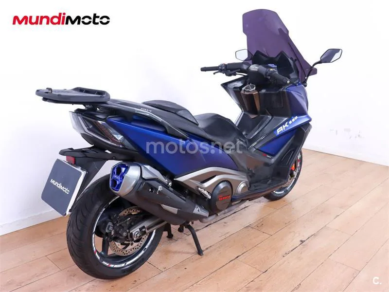 Kymco AK 550 – Vista 3