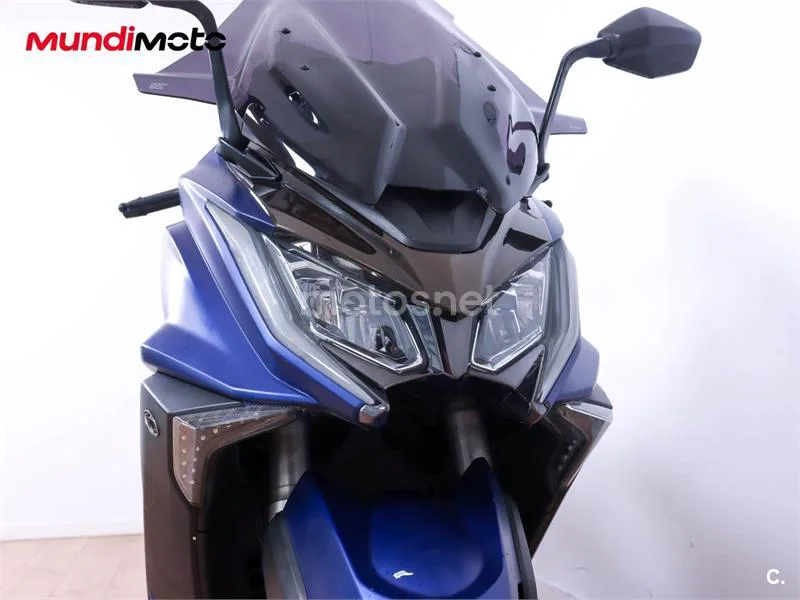 Kymco AK 550 – Vista 5