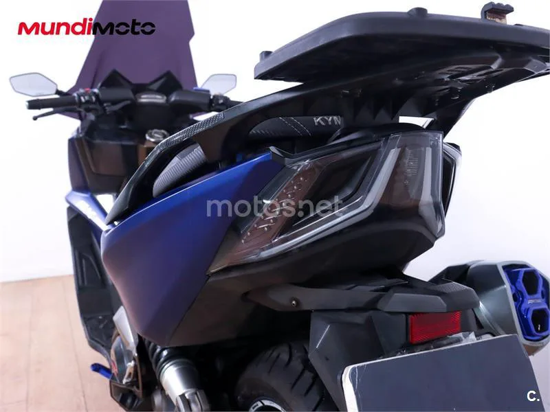 Kymco AK 550 – Vista 9