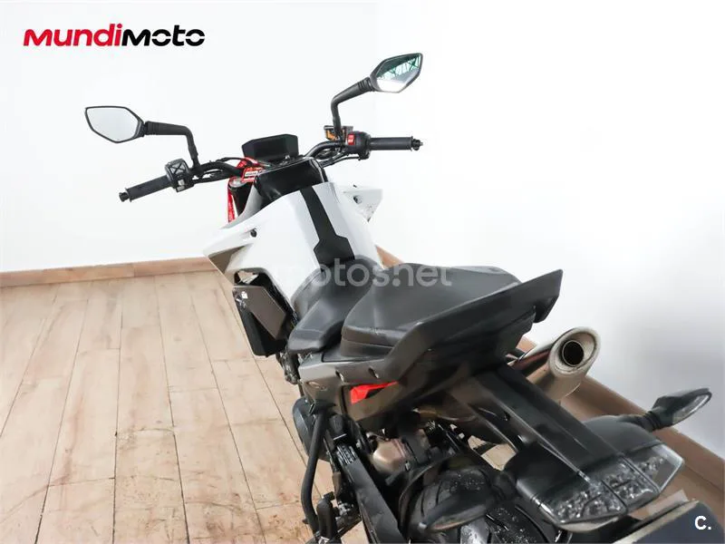KTM 790 – Vista 9