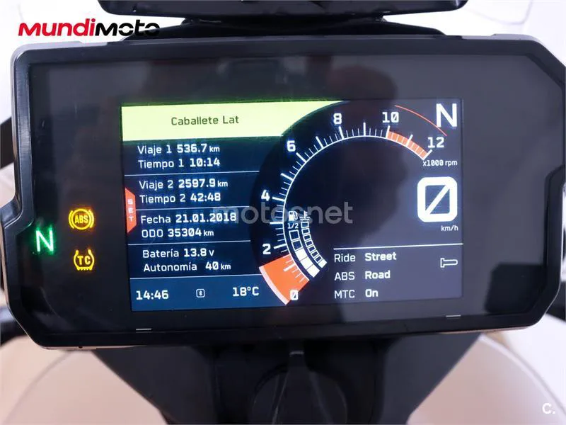 KTM 890 – Vista 12