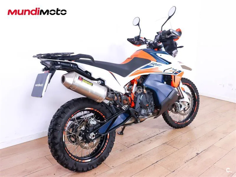 KTM 890 – Vista 3