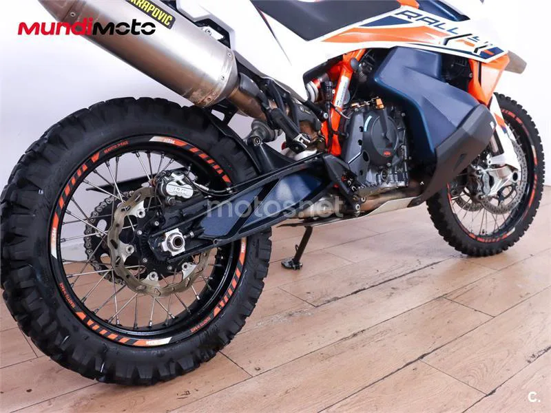 KTM 890 – Vista 4