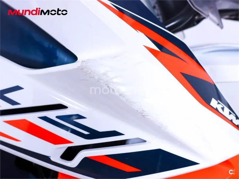 KTM 890 – Vista 31