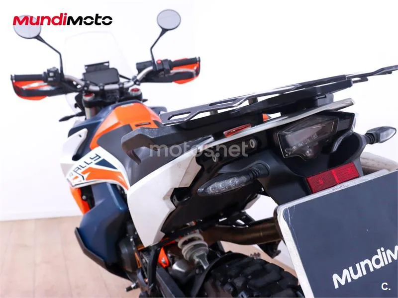 KTM 890 – Vista 9