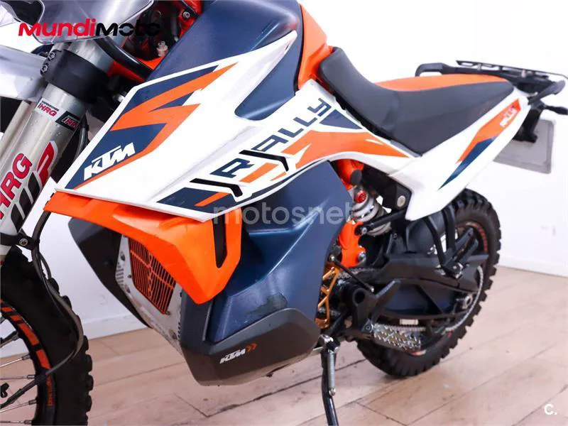 KTM 890 – Vista 10
