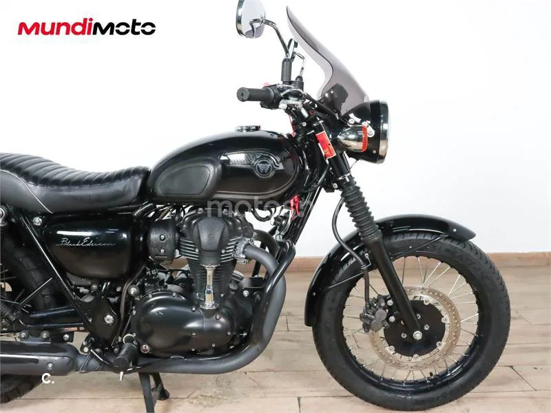 Kawasaki W800 – Vista 22