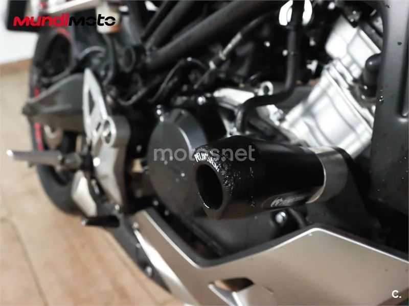 Honda CB 125 R – Vista 15