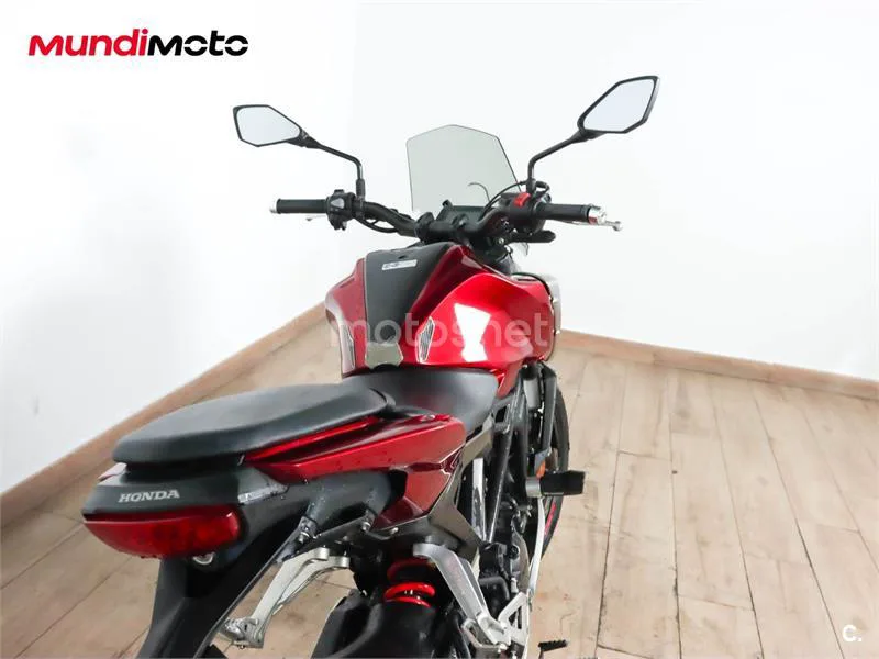 Honda CB 125 R – Vista 4