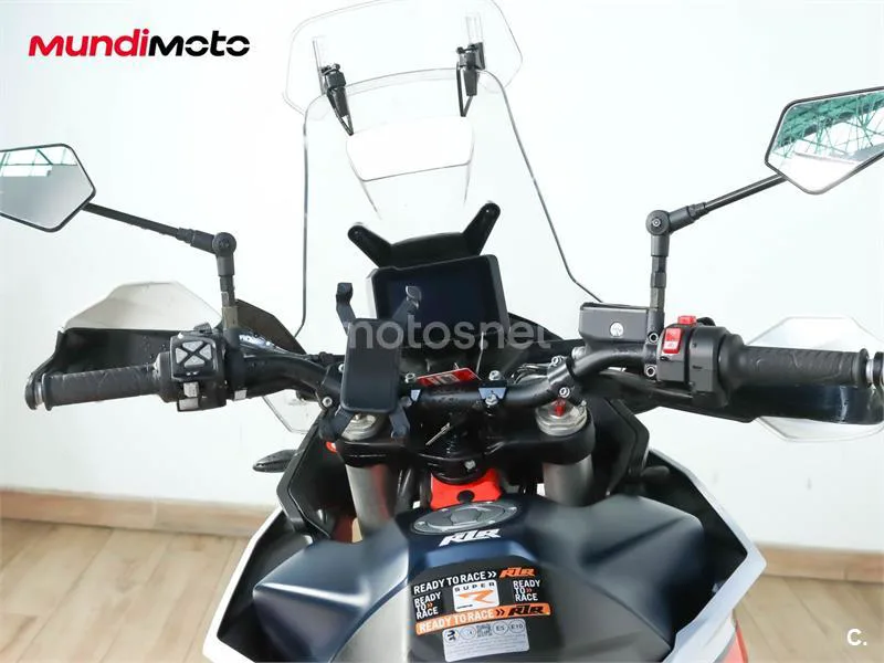 KTM 890 – Vista 11