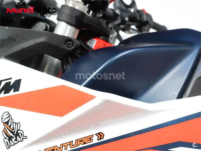 KTM 890 – Vista 19