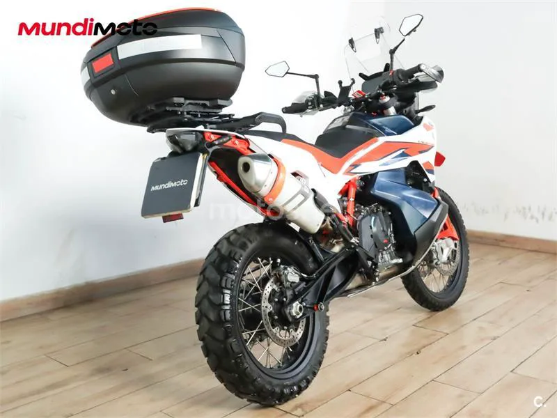 KTM 890 – Vista 3