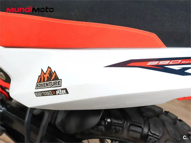 KTM 890 – Vista 30