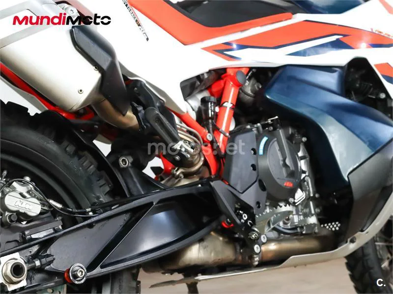 KTM 890 – Vista 4