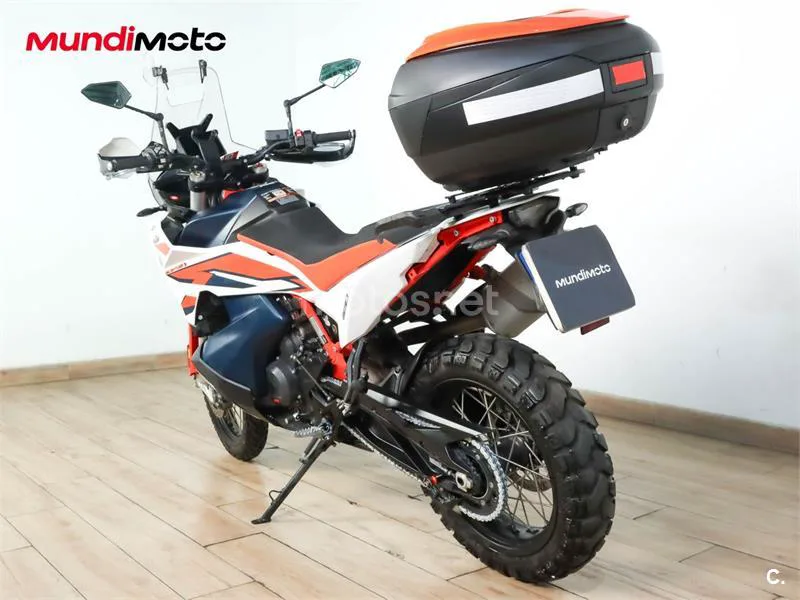 KTM 890 – Vista 8