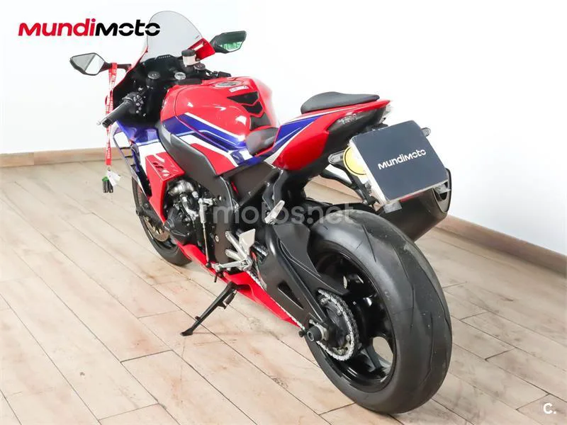 Honda CBR 1000 RR-R Fireblade – Vista 8