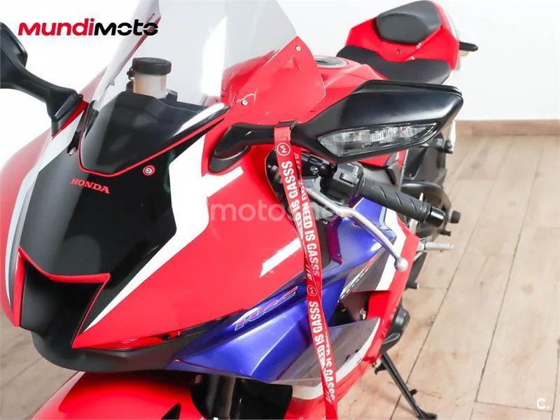 Honda CBR 1000 RR-R Fireblade – Vista 10